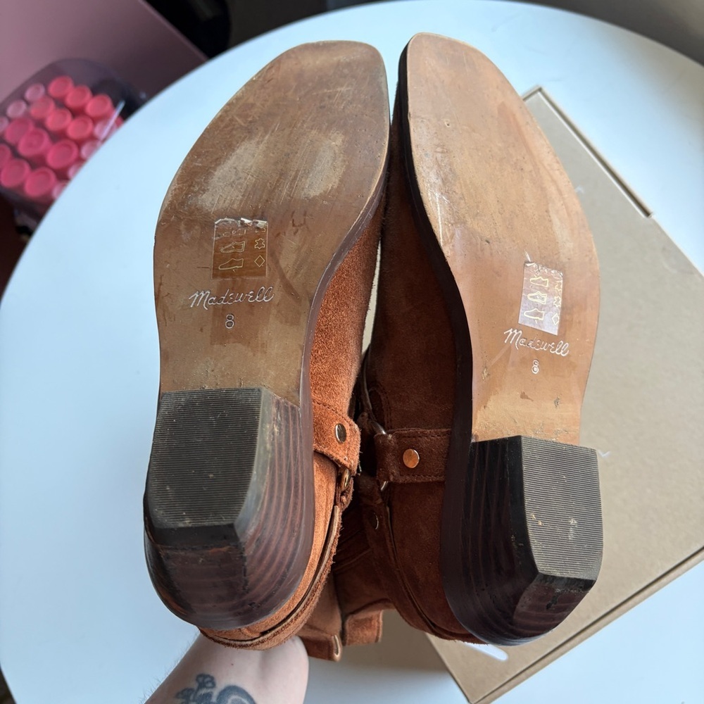 The Santiago Western Suede Ankle Boot, EUC! - Picture 6 of 13